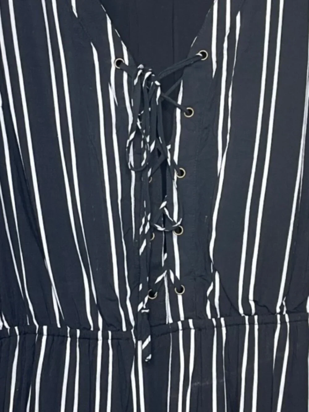EE:SOME Striped Lace Up Front Sleeveless Summer Romper Size Large - Picture 4 of 12